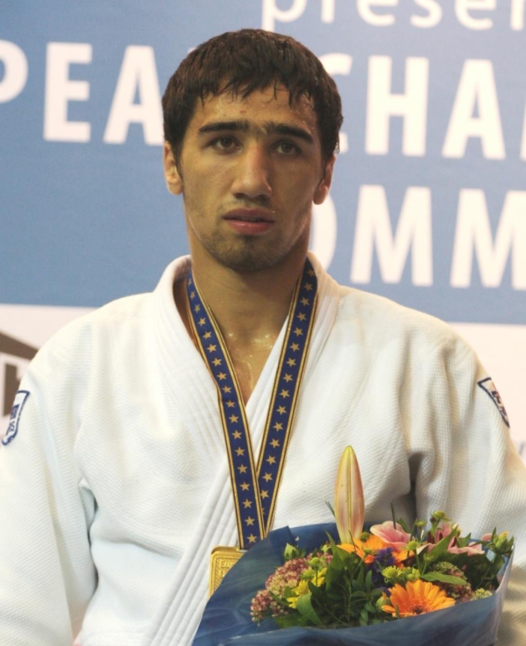 Khalmurzaev defeats Muensterberg and Toth to take the gold for Russia