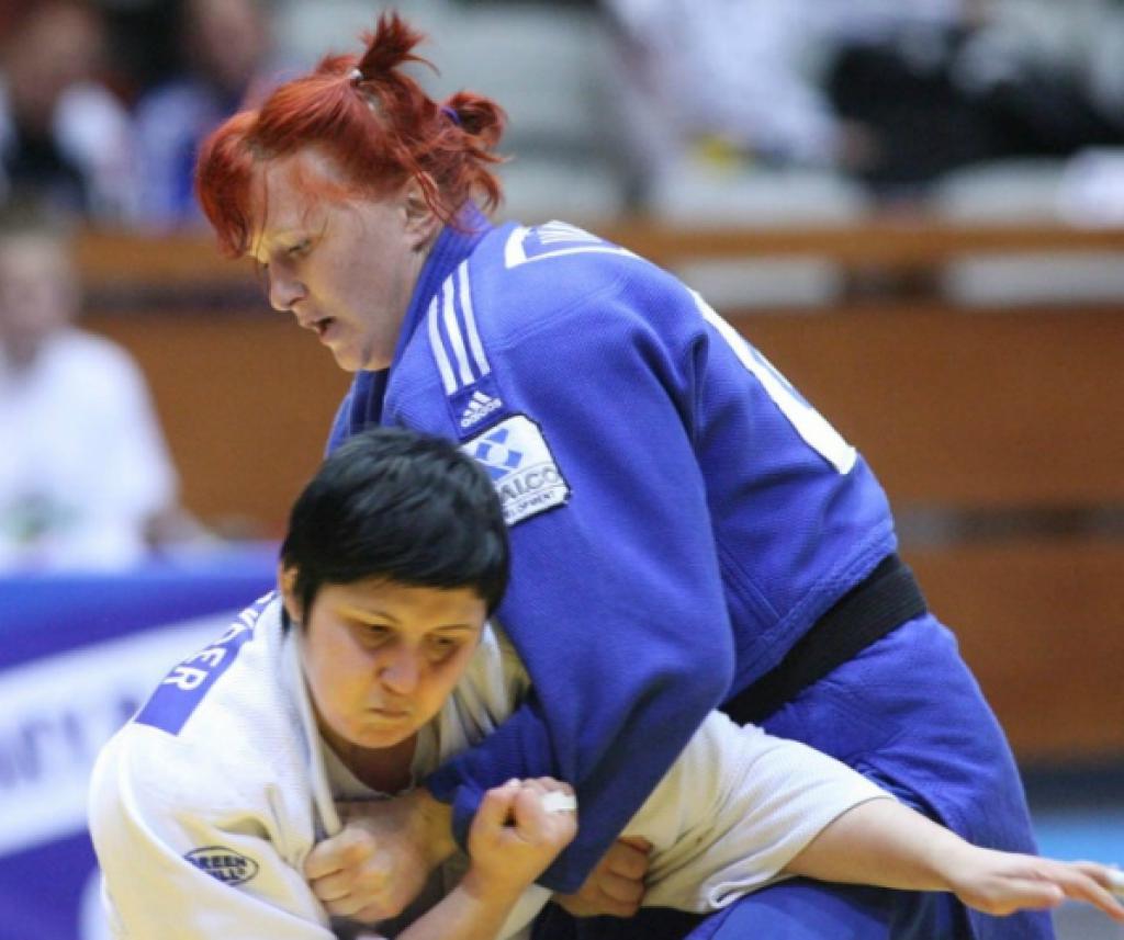 Elena Ivaschenko defeats Polavder with power judo