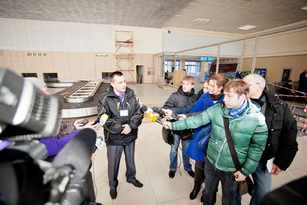 Chelyabinsk Air Gate “dresses up” for the Euro-2012