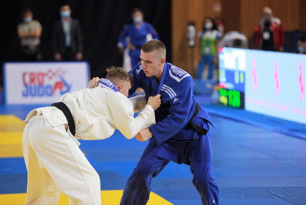 DUBROVNIK A HIT ON DAY ONE OF SENIOR EUROPEAN CUP