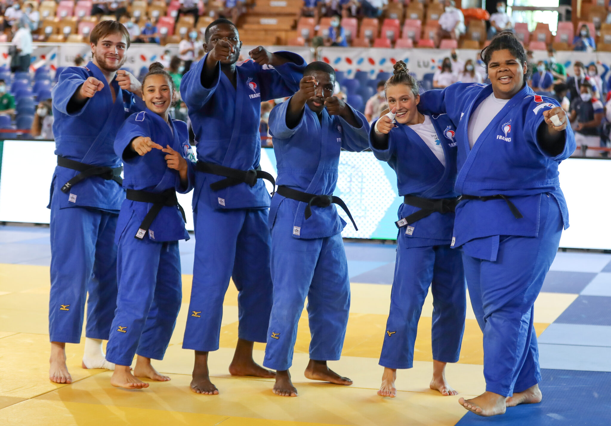 TEAM FRANCE CLEAN HOUSE FOR JUNIOR MIXED TEAMS TITLE