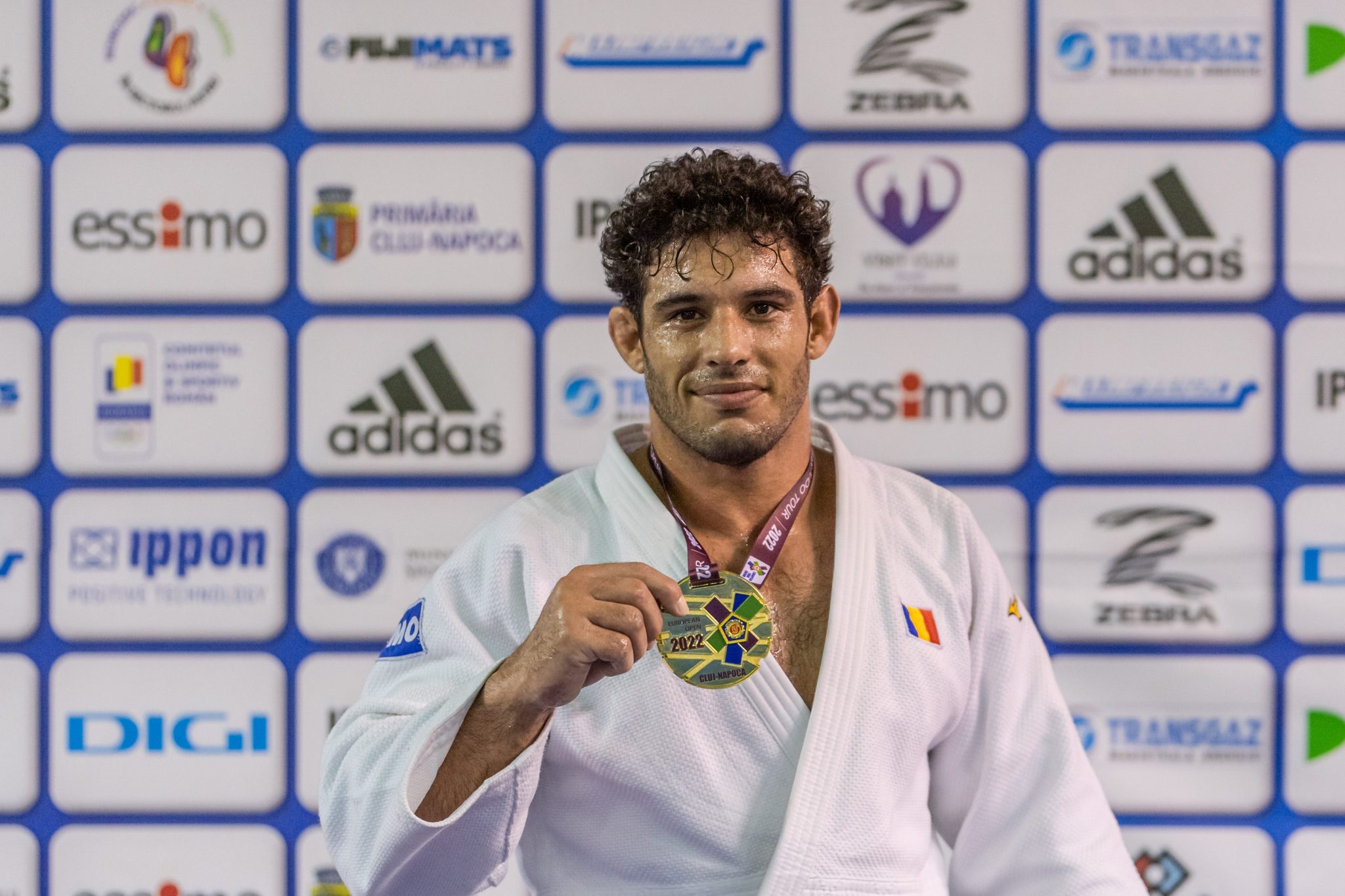 GONZALEZ TAKES GOLD ON SECOND DAY