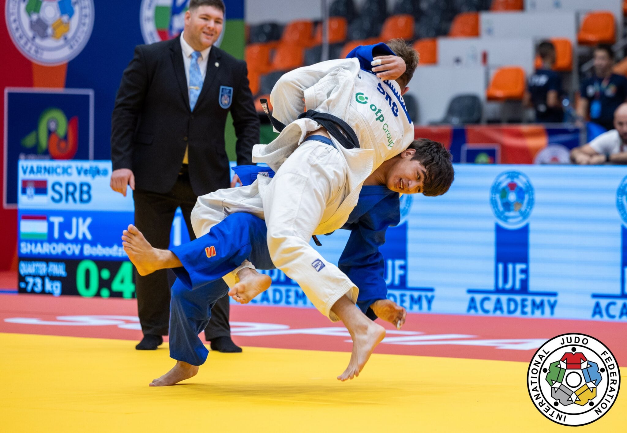 Varnicic Rules in Style on Day Three