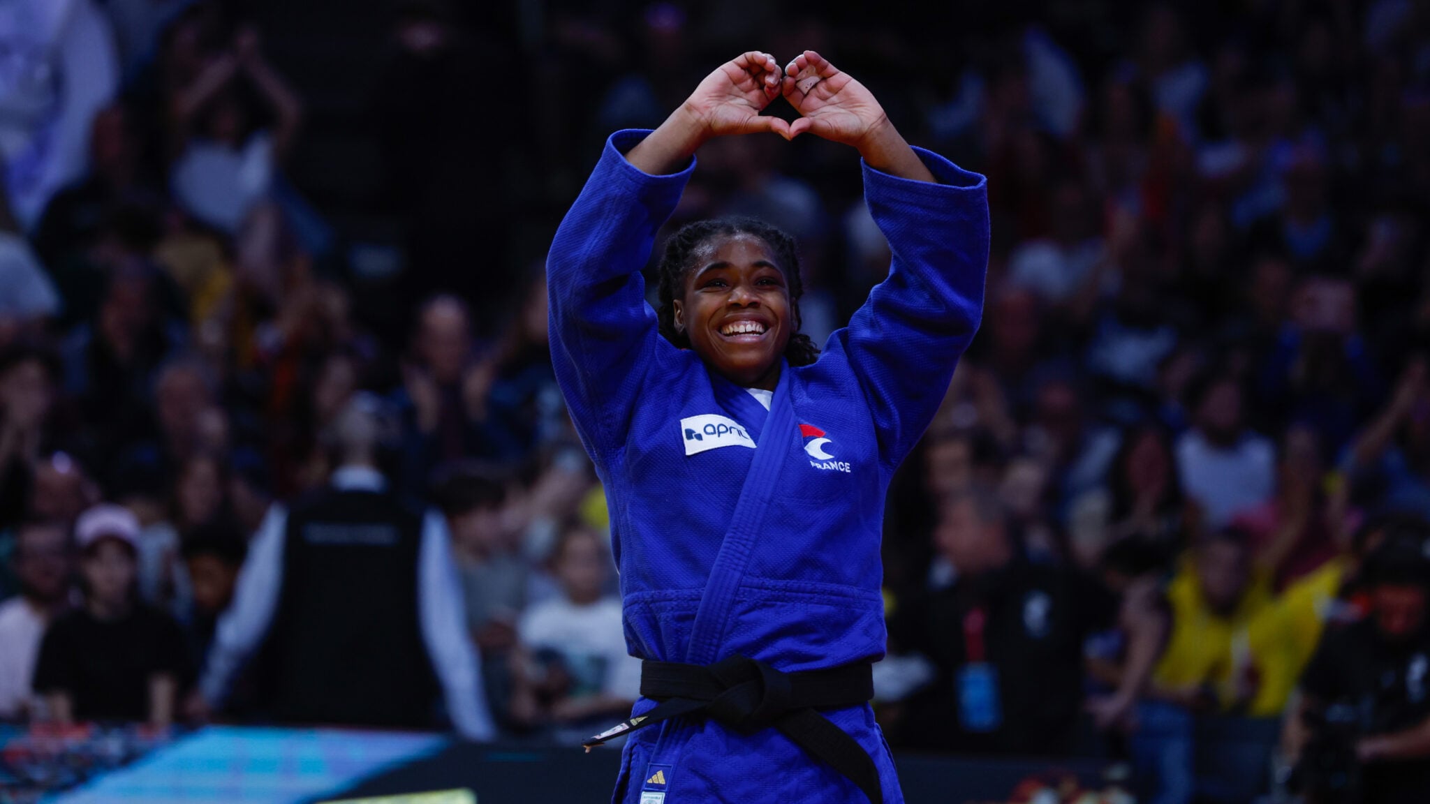 Paris Roars as Europe Hunts Gold on Grand Slam Stage