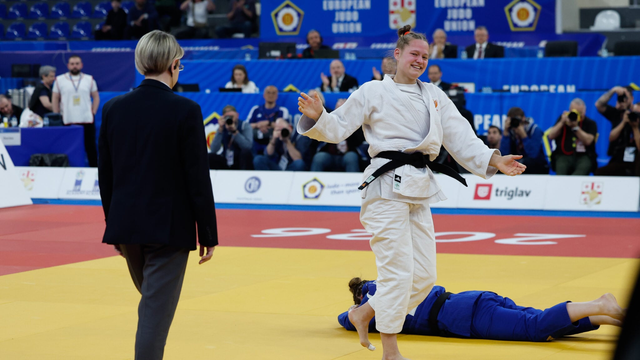 -63 kg: Van Lieshout Holds Pole Position