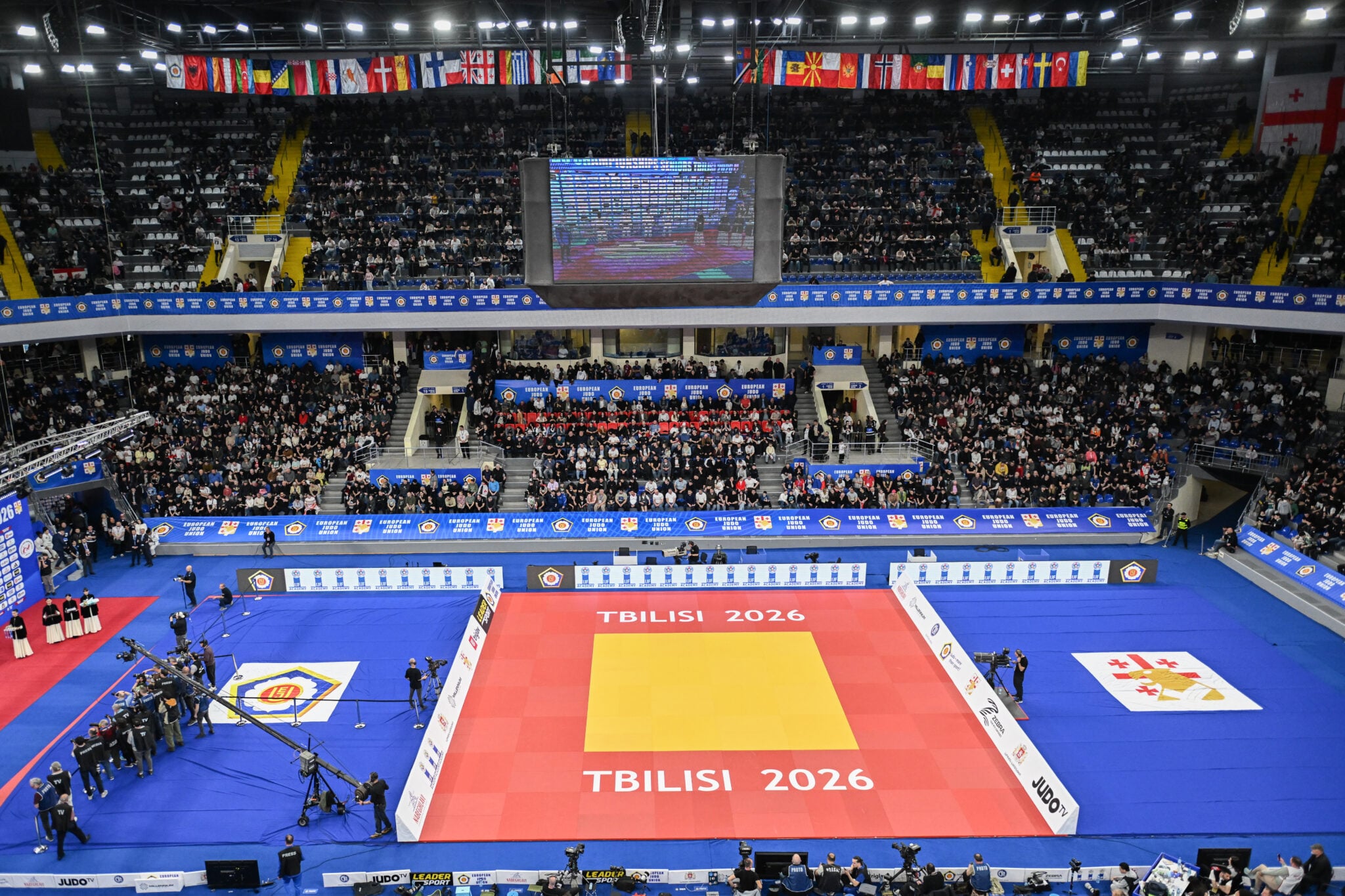 Refinement Through Reflection: A Conversation with Dr T&oacute;th L&aacute;szl&oacute;